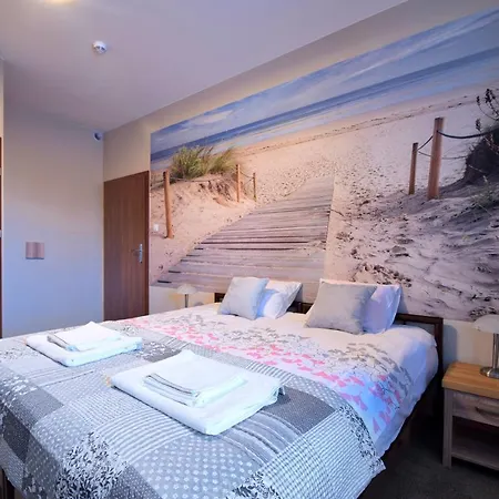 B&B Globus - Bezkontaktowa Obsluga 3*